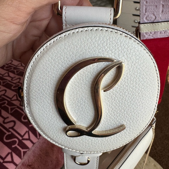 Christian Louboutin
Loubila Hybrid Crossbody in
Grained Leather - Picture 5 of 16